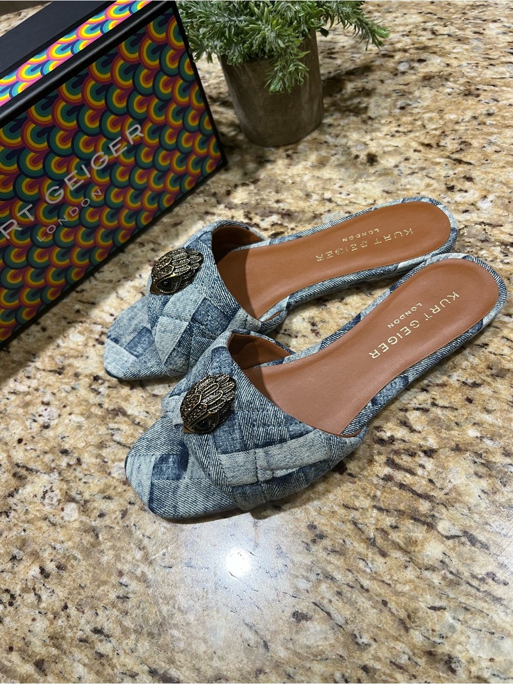 Kurt Geiger London Quilted Denim 
KENSINGTON FLAT SANDAL w/ Gold Emblem 39 - Picture 3 of 12